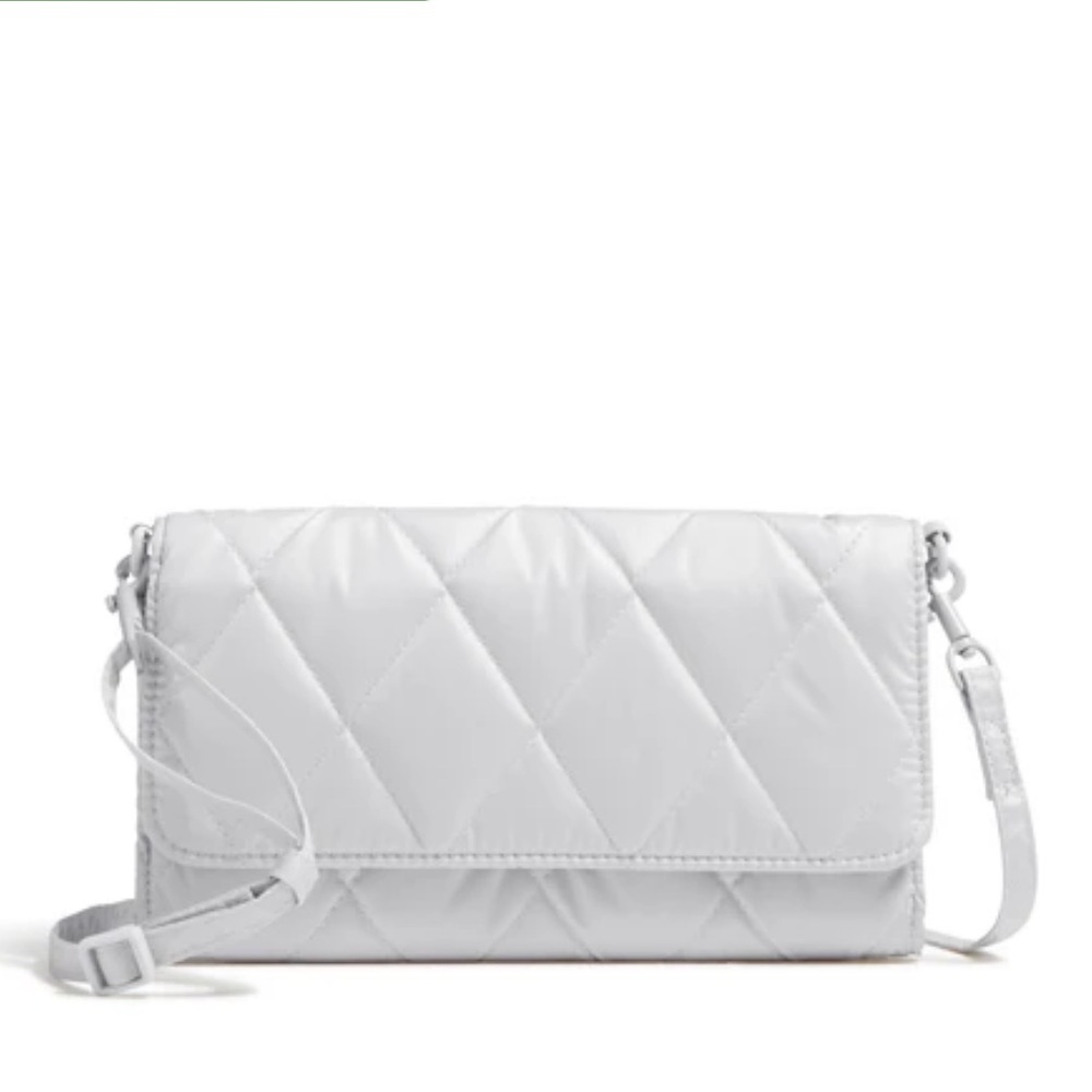 NWT Vera Bradley Quilted Oyster Mushroom Crossbody Wallet Bag. (silver grey)